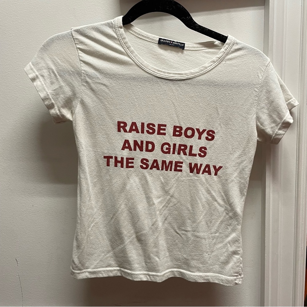 Brandy Melville t-shirt